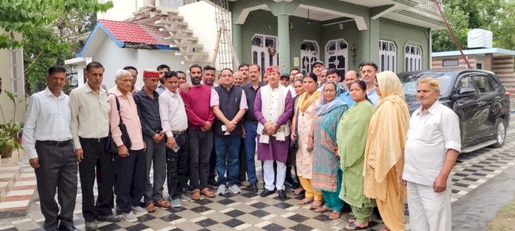 कांग्रेस, संविधान बचाओ के नाम पर कांग्रेस बचाओ रैलियां कर रही....