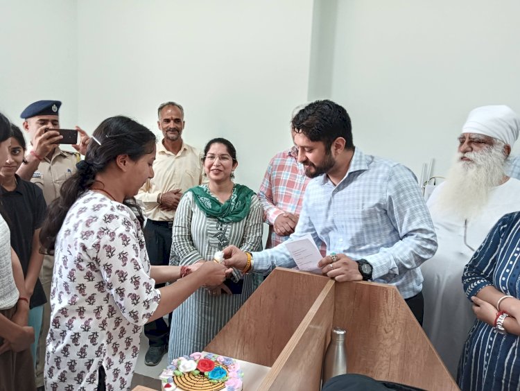 युवाओं की उर्जा को उचित दिशा प्रदान करने में सहायक है पुस्तकालय - उपायुक्त