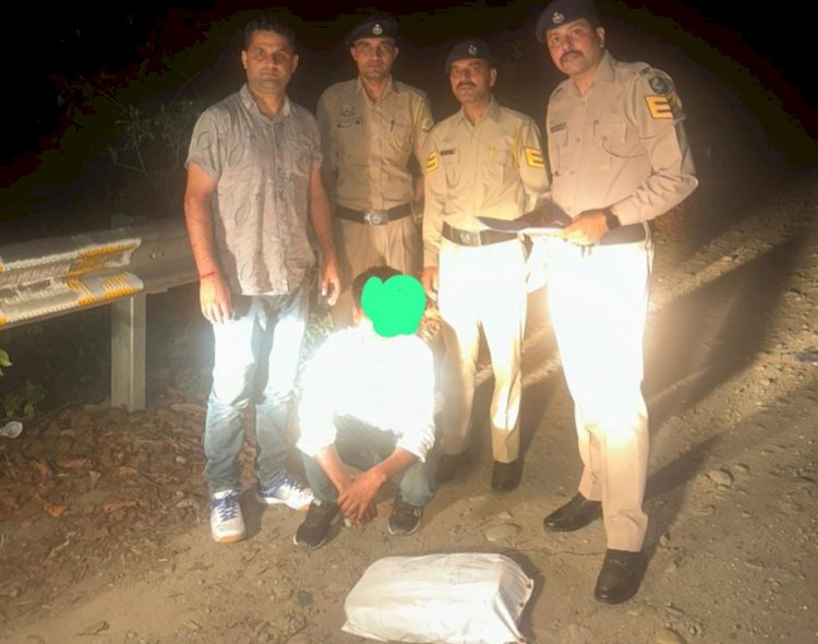 8 गाम समेक व 480 नशीले कैप्सूल पकड़े, पुलिस ने धरा आरोपी.