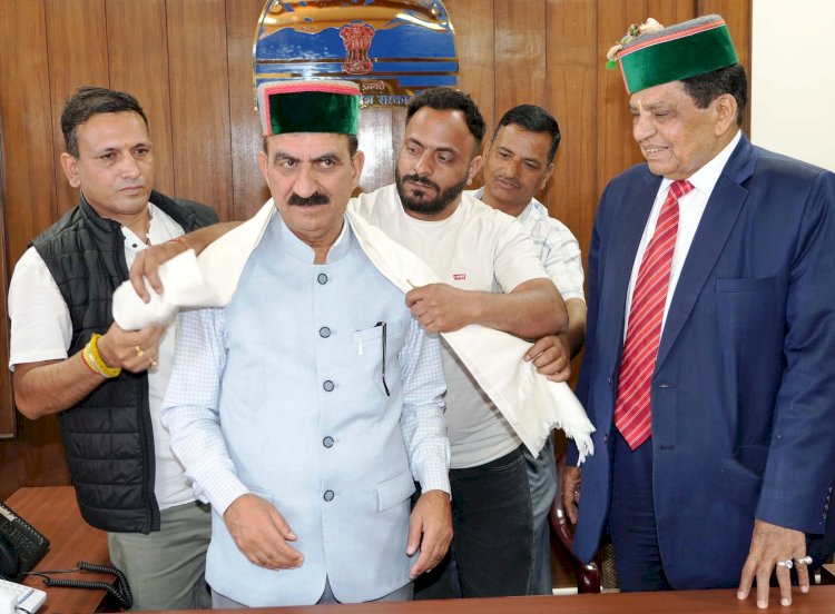 सोलन के प्रतिनिधिमंडल ने मुख्यमंत्री से की भेंट