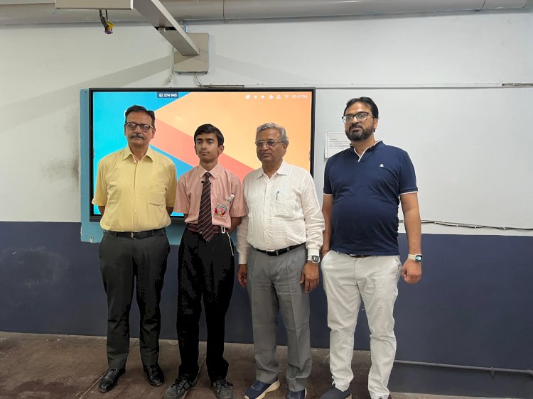 करियर एकेडमी स्कूल के अनुराग ने मेरिट सूची में पाया 7 वां स्थान...