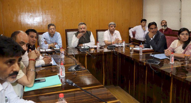 बोर्ड परीक्षाओं से जुड़े कामों में बरती जाए पारदर्शिता : रोहित ठाकुर