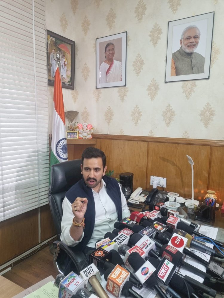 राज्य में विकास परियोजनाओं को तेजी से क्रियान्वित कर रही प्रदेश सरकार: लोक निर्माण मंत्री