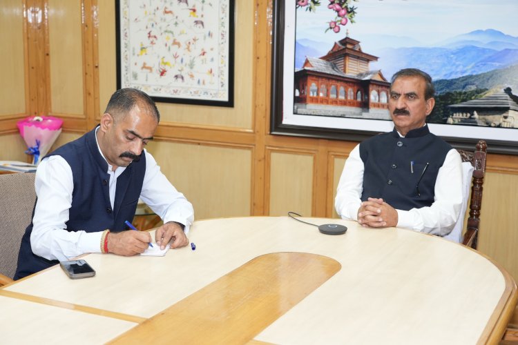 मुख्यमंत्री ने वर्चुअली हमीरपुर जिला की विकासात्मक परियोजनाओं की समीक्षा की