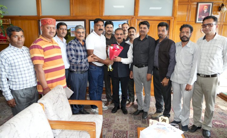 सरकार चालकों और सफाई कर्मचारियों की मांगों पर सहानुभूतिपूर्वक विचार करेगी: मुख्यमंत्री