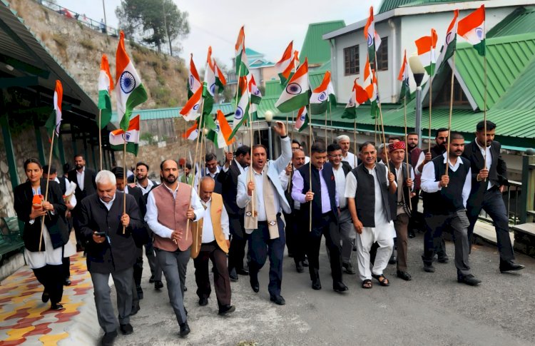 शिमला बार एसोसिएशन ने ऑपरेशन सिंदूर एवं भारतीय सेना के सम्मान में निकाली भव्य तिरंगा यात्रा, सांसद सुरेश कश्यप रहे मुख्य अतिथि