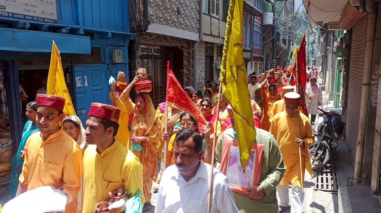 कलश यात्रा से आरम्भ हुआ श्रीमद्भागवत सप्ताह ज्ञान यज्ञ
