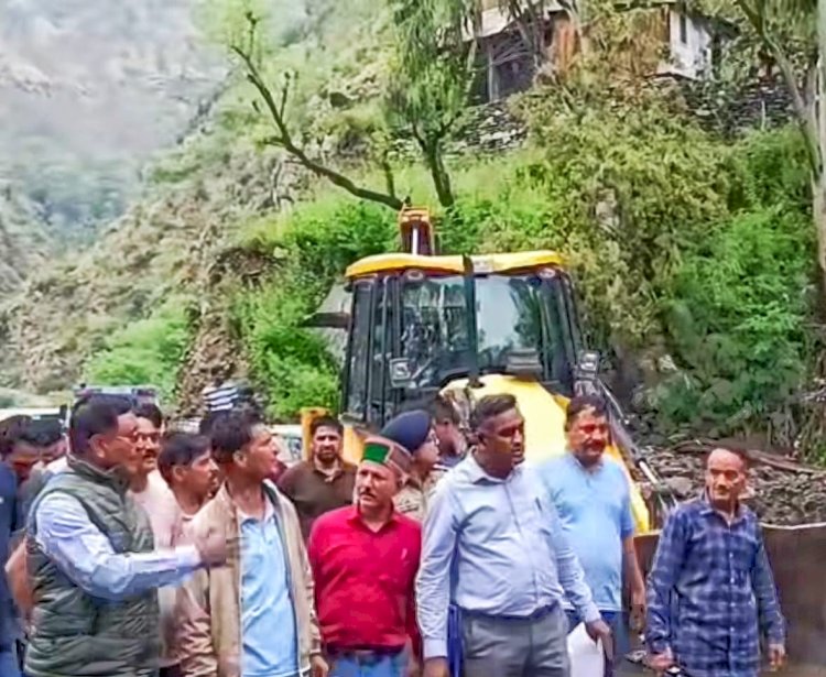 मंत्री जगत नेगी ने किया बाढ़ प्रभावित जगातखाना का दौरा