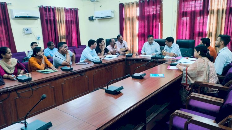 नगर निगम ऊना में शामिल हुई पंचायतों के सचिवों के साथ बैठक आयोजित