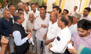 मुख्यमंत्री ने सेरा के विश्राम गृह में सुनीं जनसमस्याएं