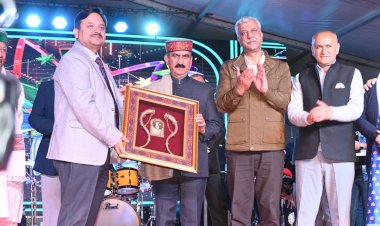 ग्रीष्मोत्सव शिमला की अंतिम सांस्कृतिक संध्या में मुख्यमंत्री रहे मुख्यातिथि