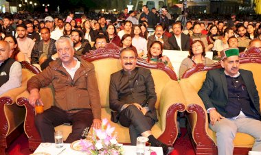 मुख्यमंत्री ने अंतरराष्ट्रीय शिमला ग्रीष्मोत्सव के समापन समारोह की अध्यक्षता की