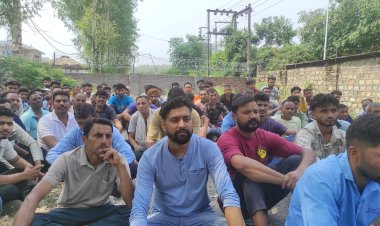 कारखाना प्रबंधन मनचाहे तरीके से मज़दूरों का उत्पीड़न कर रहा है ... राजेंद्र ठाकुर