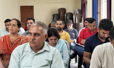 सीटू राज्य कमेटी की बैठक प्रदेशाध्यक्ष विजेंद्र मेहरा की अध्यक्षता में शिमला में आयोजित