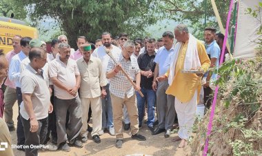 विधायक अजय सोलंकी ने किया जब्बल का बाग से त्रिलोकपुर वाया कड़ईवाला, खरकों सड़क का भूमि पूजन