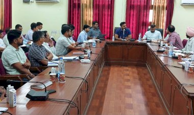 उपायुक्त ने मानसून सीजन 2025 की तैयारियों को लेकर की समीक्षा बैठक, सभी विभागों को आपसी समन्वय के साथ आपदा प्रबंधन के दिए निर्देश