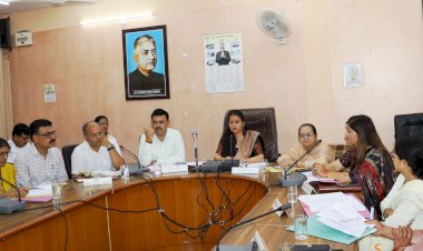 जिला में विकास कार्यो का निष्पादन समय व पारदर्शिता से करें अधिकारी : सीमा कन्याल