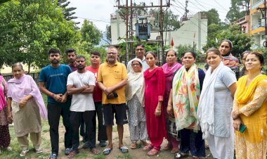 वार्ड नंबर 5 में पेयजल समस्या से जूझ रहे लोग, विभाग से मिल रहा केवल आश्वासन