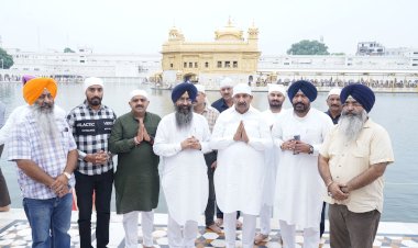 उप-मुख्यमंत्री मुकेश अग्निहोत्री ने स्वर्ण मंदिर में शीश नवाया