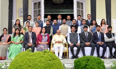 एचएएस परिवीक्षाधीन अधिकारियों ने राज्यपाल से भेंट की