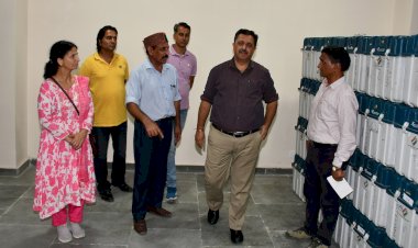 ई.वी.एम तथा वी.वी.पैट का त्रैमासिक निरीक्षण