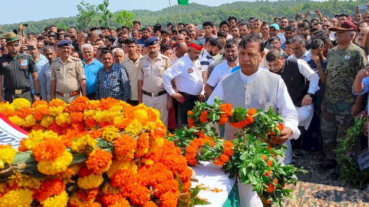 लांस नायक मनीष ठाकुर की शहादत को नमन, बिंदल अंतिम संस्कार में हुए शामिल