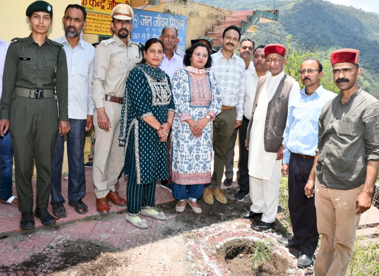 पर्यावरण को प्लास्टिक से बचाने के लिए जनसहभागिता आवश्यक - आकांक्षा डोगरा