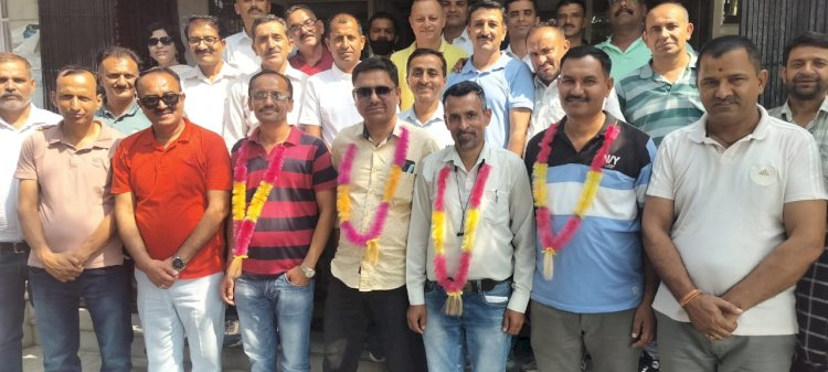 स्कूल प्रवक्ता संघ जिला सिरमौर के डॉ आई डी राही प्रधान एवं दिनेश शर्मा महासचिव मनोनीत