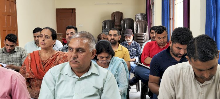 सीटू राज्य कमेटी की बैठक प्रदेशाध्यक्ष विजेंद्र मेहरा की अध्यक्षता में शिमला में आयोजित