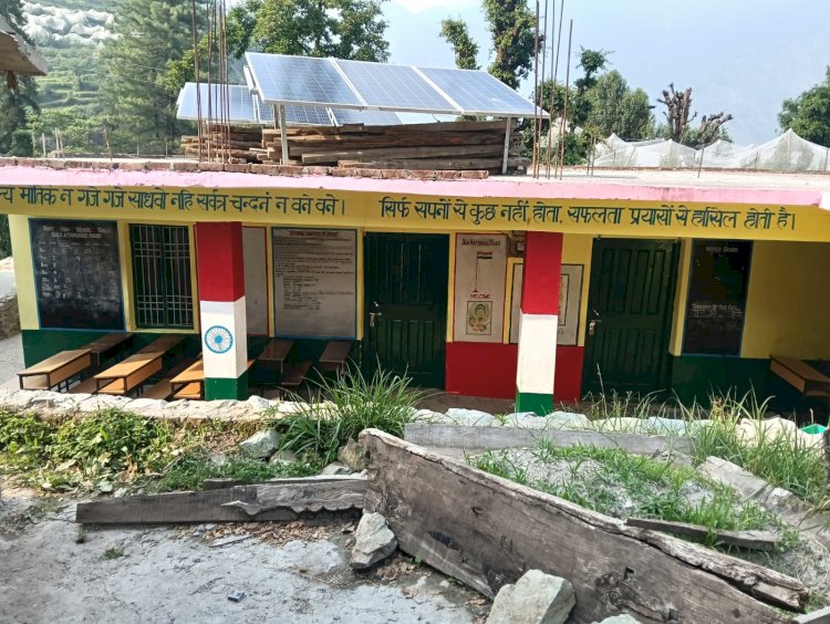 बंजार के दूर दराज क्षेत्र शिल्ली उच्च विद्यालय में शिक्षकों का टोटा, 52 बच्चों की पढ़ाई पर संकट, ना ही मास्टर ना हेडमास्टर।