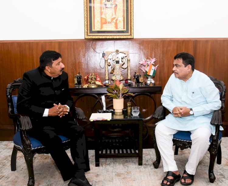 उप-मुख्यमंत्री ने नितिन गडकरी से 15 वर्षों के लिए अखिल भारतीय टैक्सी परमिट देने का आग्रह किया