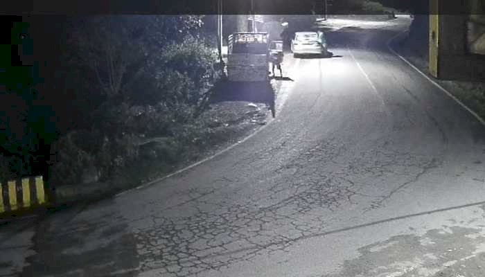 शहर में अज्ञात चोरों ने एक साथ 4 वाहनों को बैटरियां उड़ाई, पुलिस जांच में जुटी...