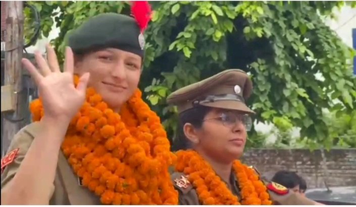माउंट एवरेस्ट विजेता एनसीसी कैडेट्स ने कृतिका का पांवटा पहुंचने पर भव्य स्वागत, सम्मान में रैली का आयोजन....