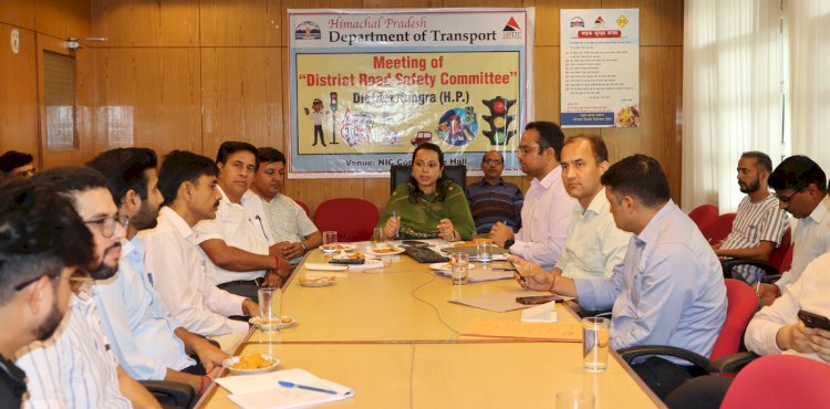 सड़क हादसों को न्यूनतम करने के लिए सभी विभाग आपसी समन्वय से करें कार्य : एडीएम