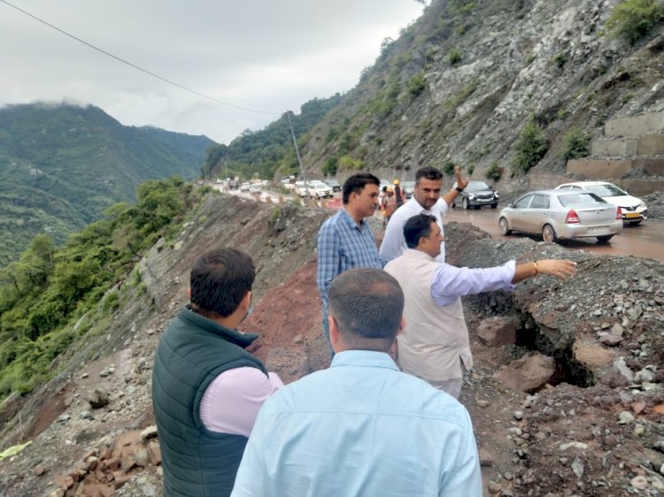 यातायात व्यवस्था सुचारू बनाए रखने के लिए ज़िला प्रशासन प्रतिबद्ध