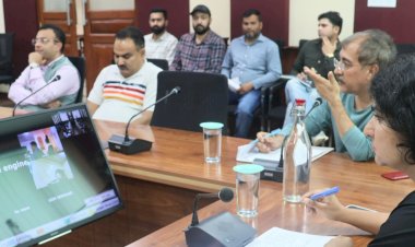 आगामी सेब सीजन की तैयारियों पर समीक्षा बैठक आयोजित