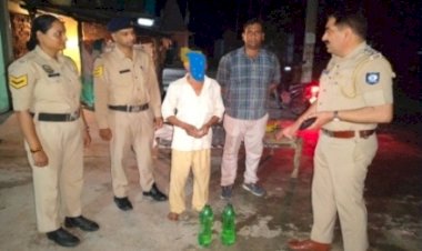 यहां जंगल में जाने वाले रास्ते पर बेचता था शराब,पुलिस ने दबोचा दो मामलों में 10 लीटर पकड़ी....