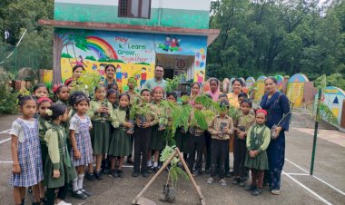 बनकला-2 प्राइमरी स्कूल में किया पौधरोपण, छात्रों ने निकाली पर्यावरण रैली...