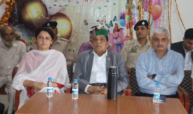 डॉ. (कर्नल) धनीराम शांडिल ने सरकाघाट में बाल गृह का दौरा किया, बच्चों के समग्र विकास हेतु सरकार की प्रतिबद्धता दोहराई