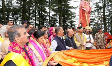 मुख्यमंत्री ने जाखू मंदिर में हनुमान ध्वजा स्थापना समारोह में भाग लिया