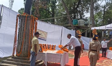 हमीरपुर में कारगिल विजय दिवस पर शहीदों को किया नमन