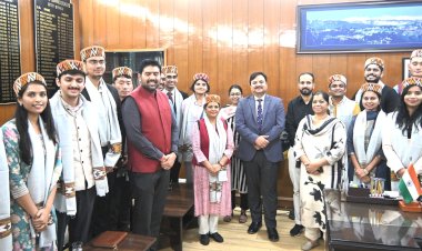 भारतीय लेखा परीक्षा एवं लेखा सेवा के प्रशिक्षु अधिकारियों ने उपायुक्त शिमला से की भेंट