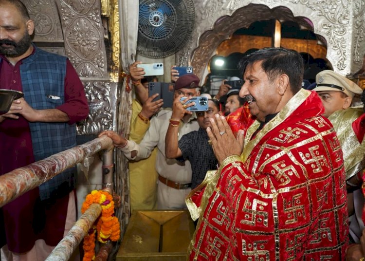 उपमुख्यमंत्री मुकेश अग्निहोत्री ने शक्तिपीठ माँ चिंतपूर्णी के दरबार में नवाया शीश