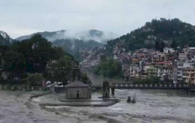 मंडी: बारिश ने मचाई तबाही अब तक 4 मरे ,16 लापता व 99 किये रेस्कयू