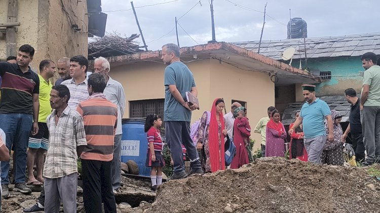 उप मुख्य सचेतक केवल सिंह पठानिया ने शाहपुर में फोरलेन निर्माण से हुए नुकसान का लिया जायजा