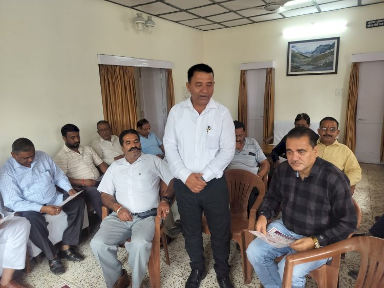 विद्यासागर अग्रवाल को पच्छाद आदर्श संस्था का अध्यक्ष चुना