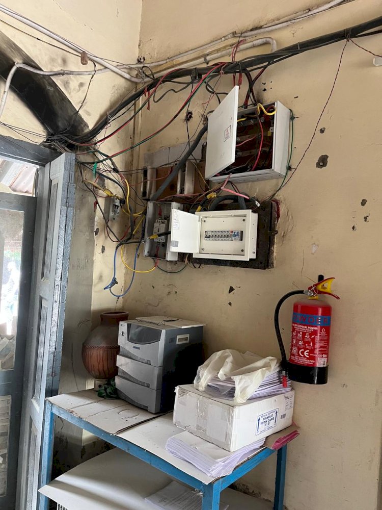 सीएमओ ऑफिस में शर्ट शर्किट से लगी आग इलेक्ट्रॉनिक उपकरण जले, कई लाख के नुकसान की आशंका..