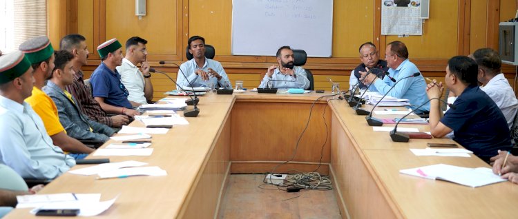 किन्नौर जिला में आगामी सेब सीज़न के सुचारू संचालन के दृष्टिगत बैठक आयोजित
