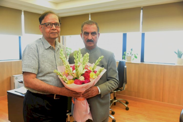 मुख्यमंत्री ने 16वें वित्तायोग के अध्यक्ष से राजस्व घाटा अनुदान जारी रखने का आग्रह किया