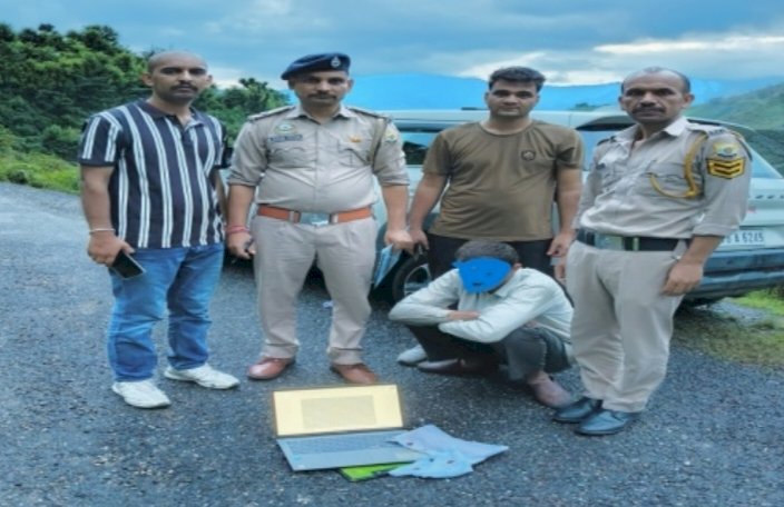सड़क पर पैदल चल रहा था शक्स,तालशी लेने पर पकड़ी 82 ग्राम चरस...